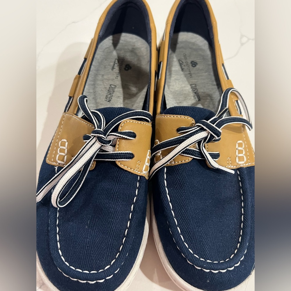 CLARKS Cloudsteppers   Very comfortable like new condition ,
